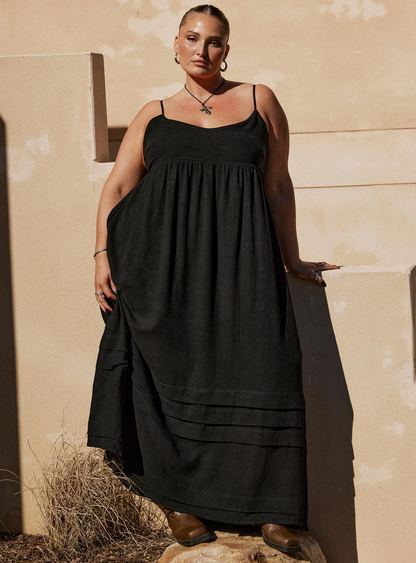 Neutral Layer Casual Mode Milden Linen Blend Maxi Dress Black Curve