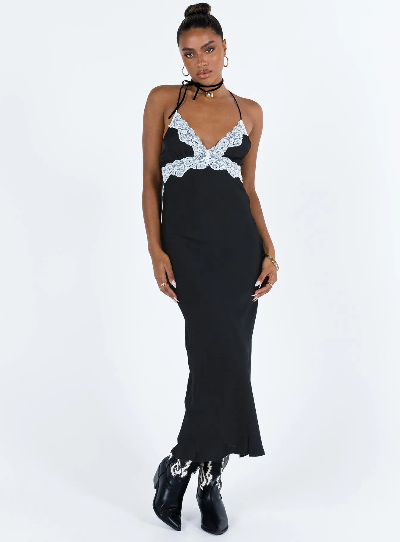 Minimal Harmony Lainge Maxi Dress Black