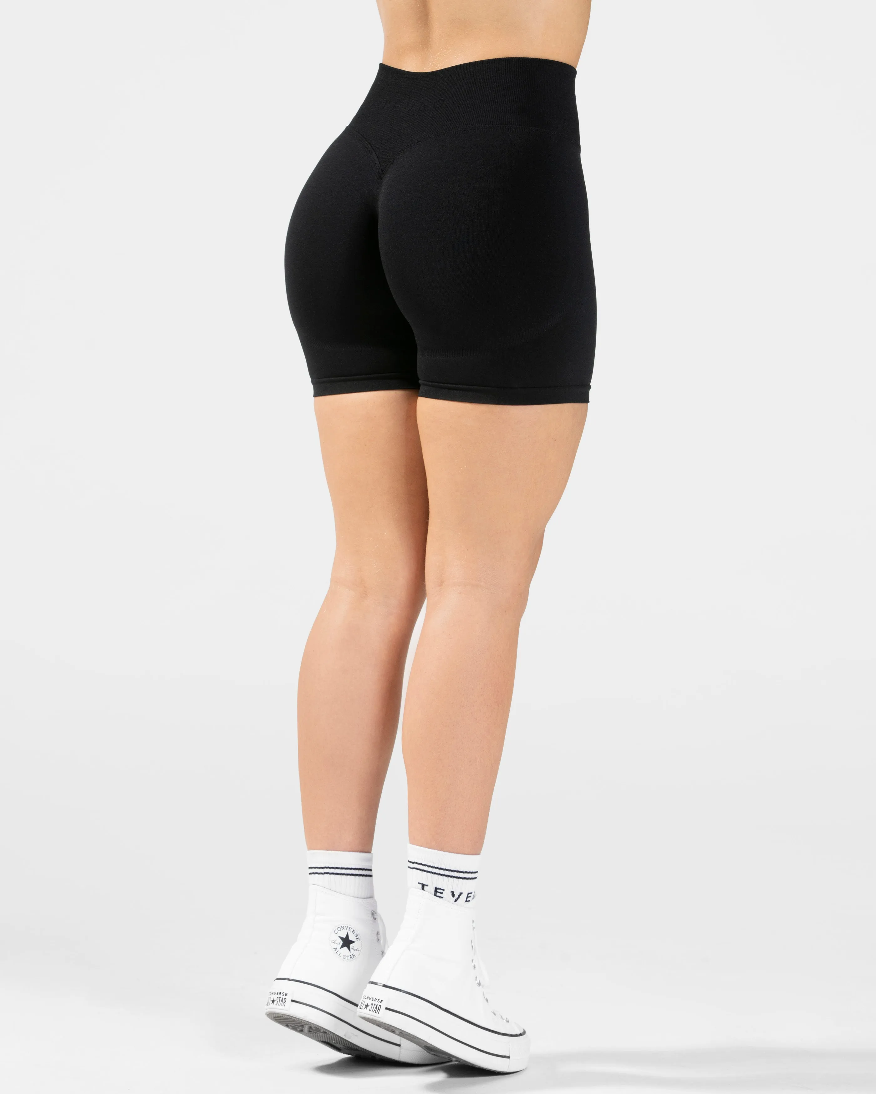 Relaxed Waist Femme Sculpt Scrunch Shorts "Schwarz"