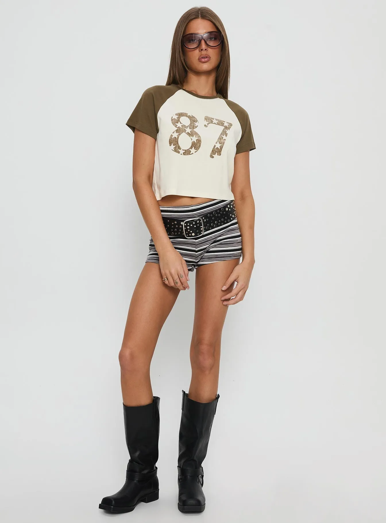 87 Classic Graphic Top White / Green Casual Chic Look City Smart Look