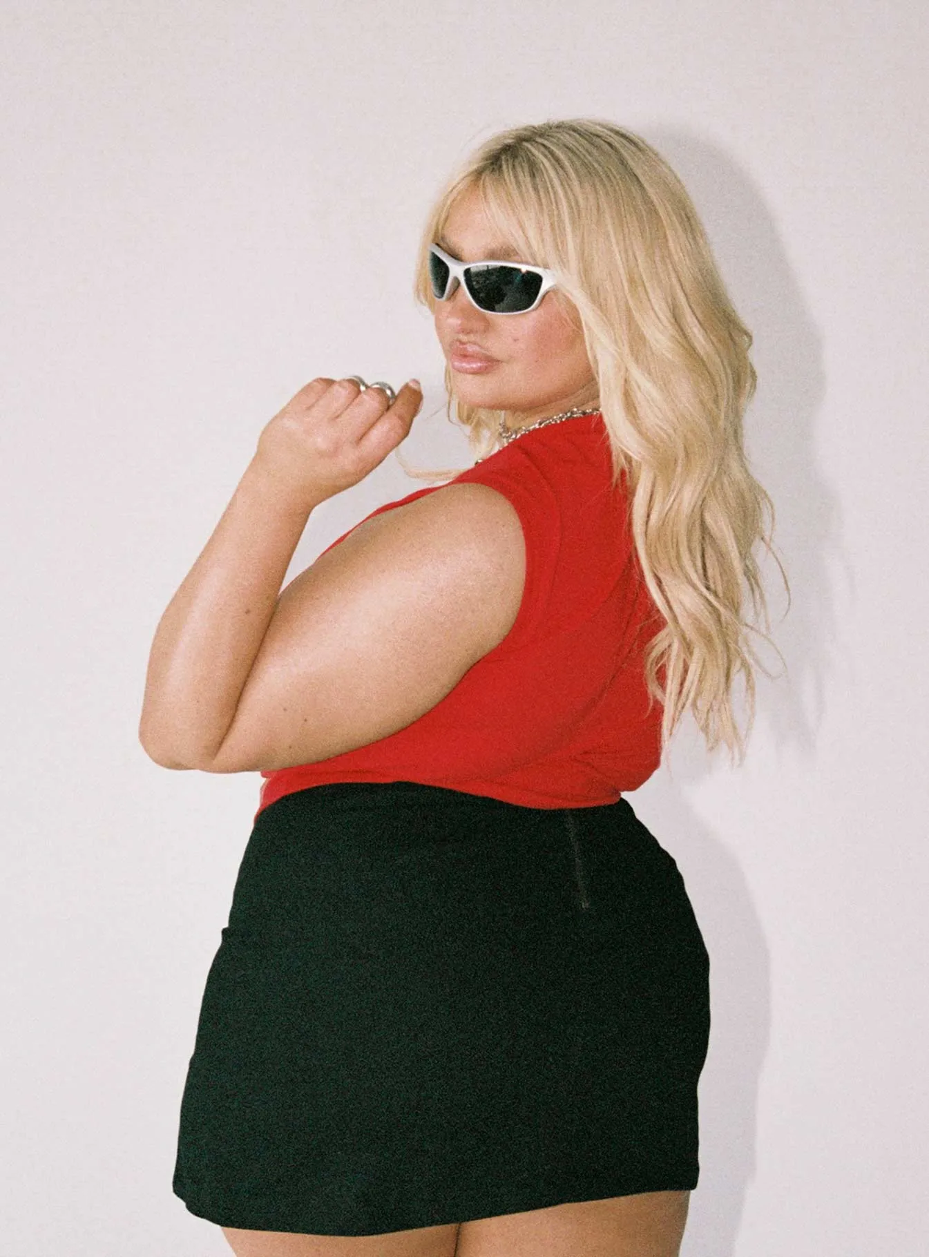 Soft Knit Dagger Tank Top Red Curve