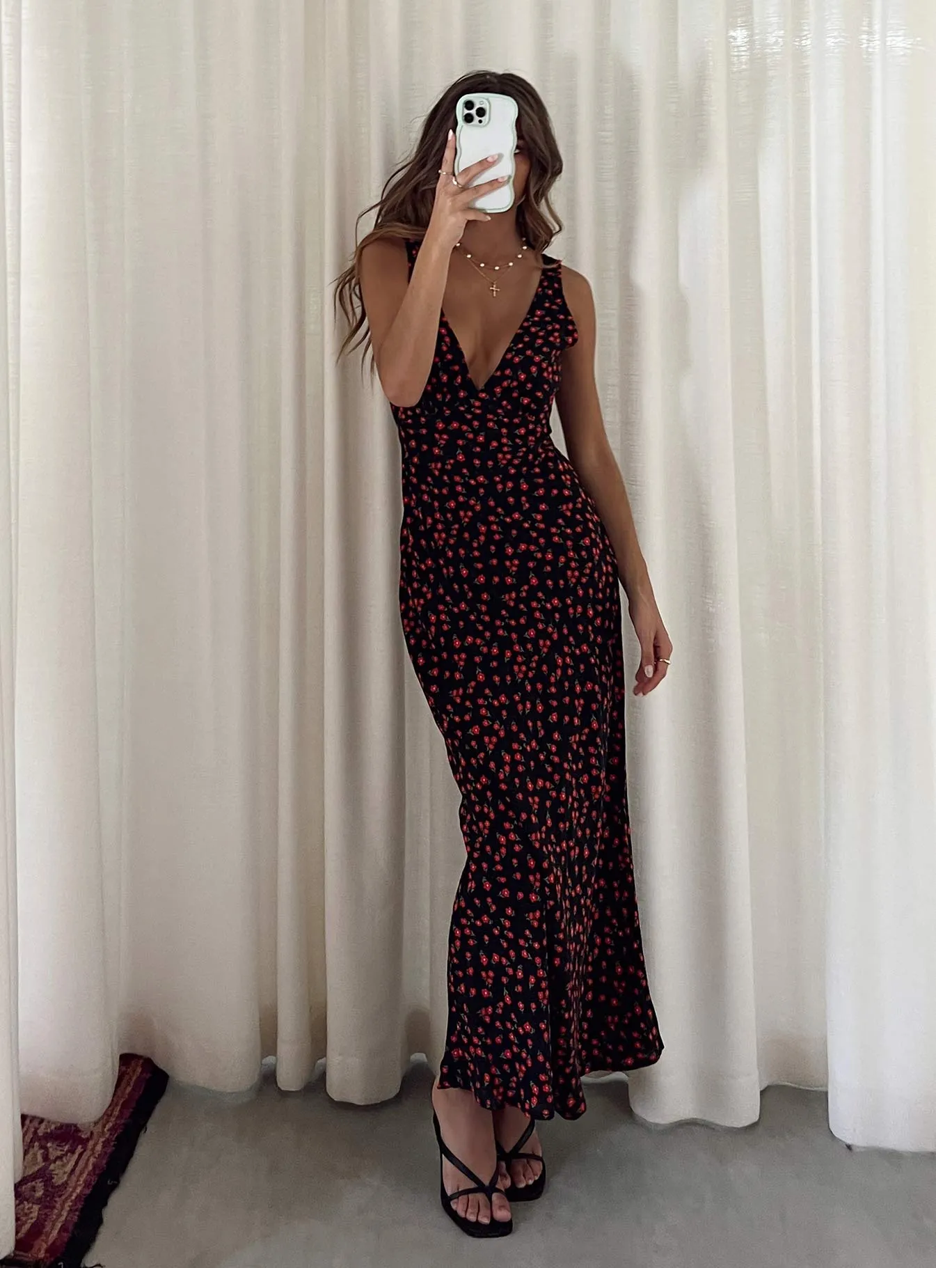 Nellie Maxi Dress Black/Red Floral Morning Glow