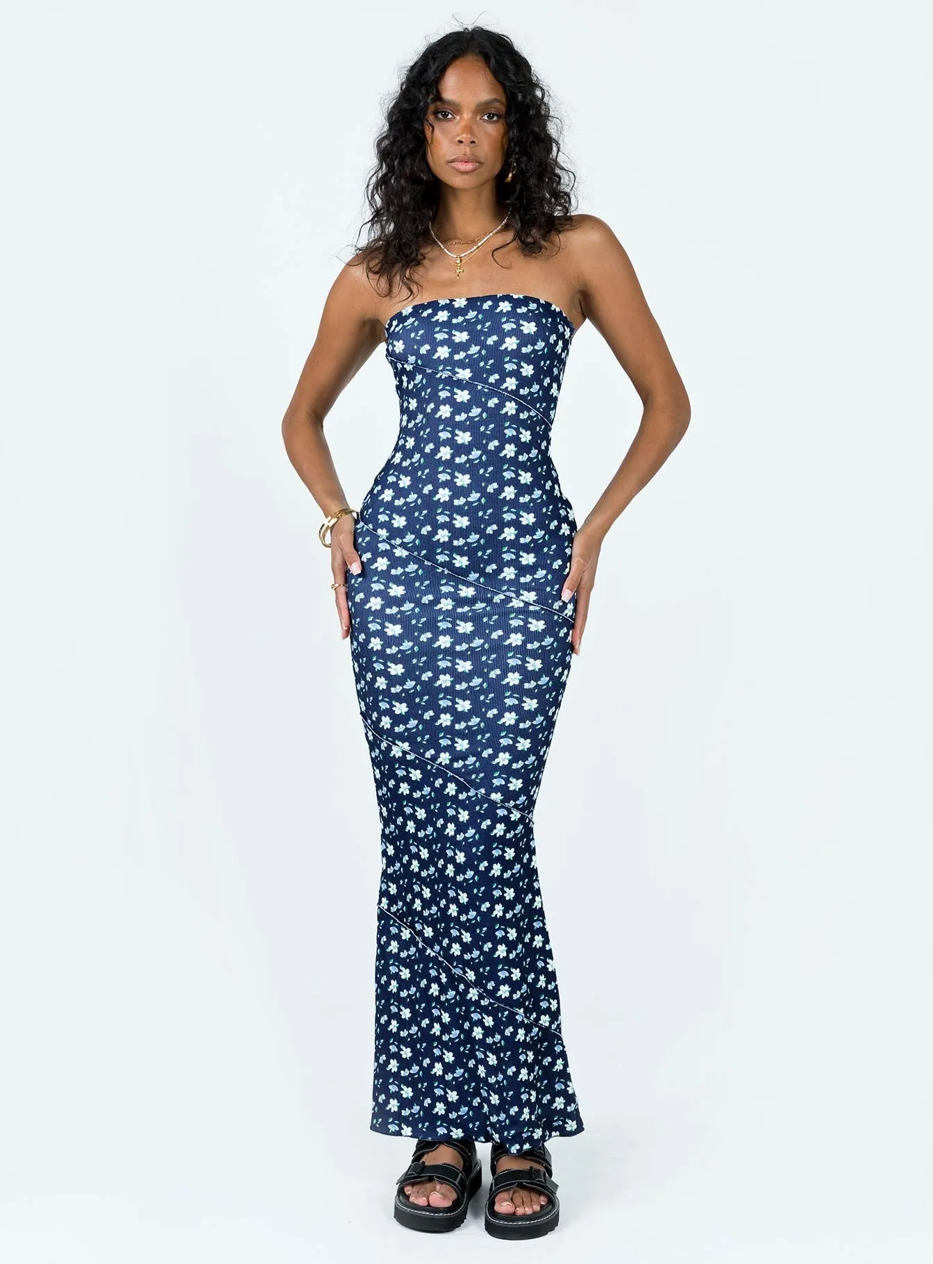 Oscar Midi Dress Navy Floral Light Flow Perfect Design