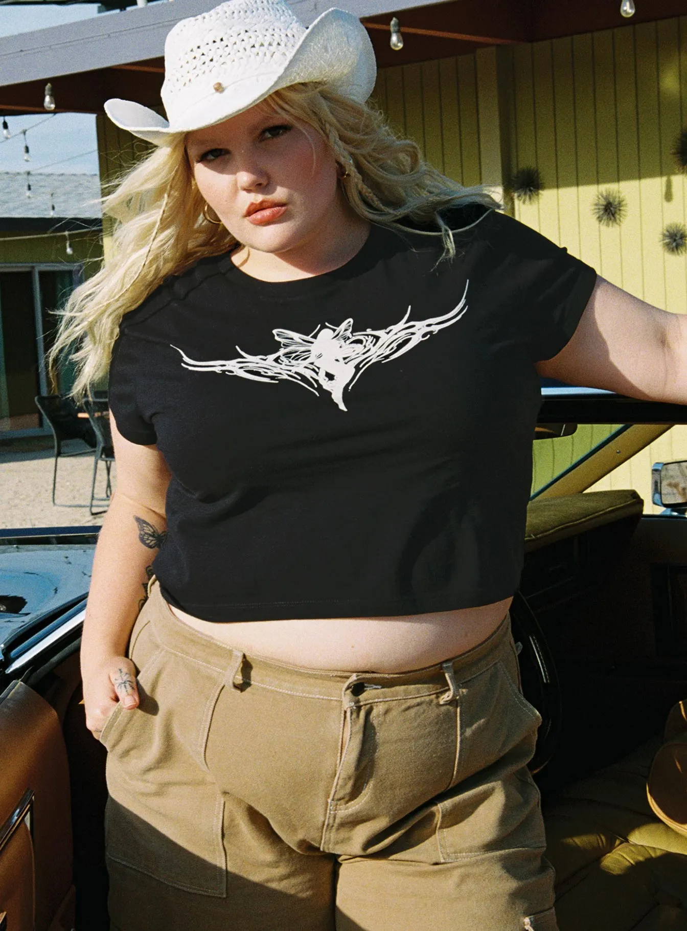 Versatile and Stylish Fairy Wings Shrunken Tee Black Curve