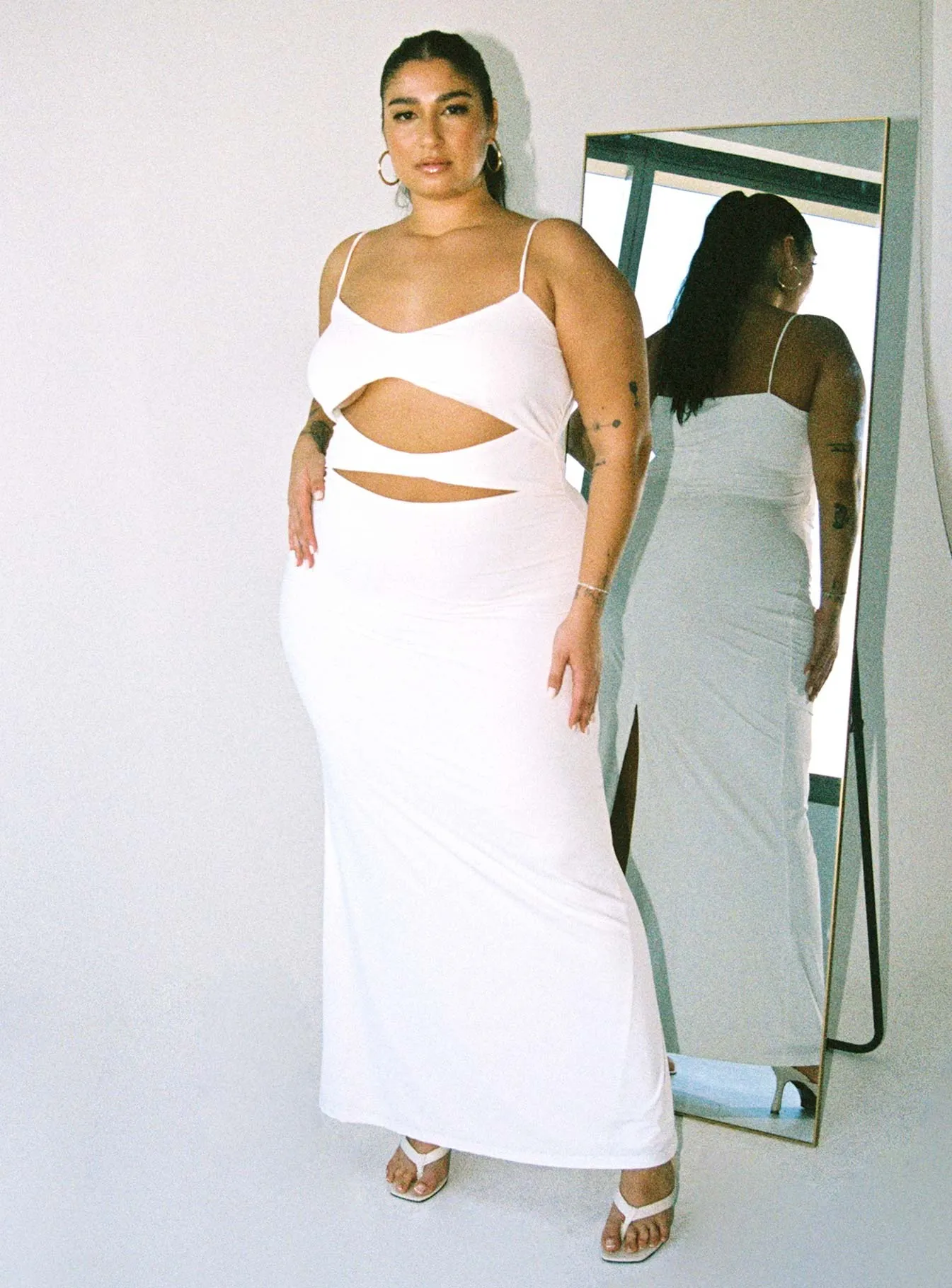 Maci Maxi Dress White Curve Profile Enhancer