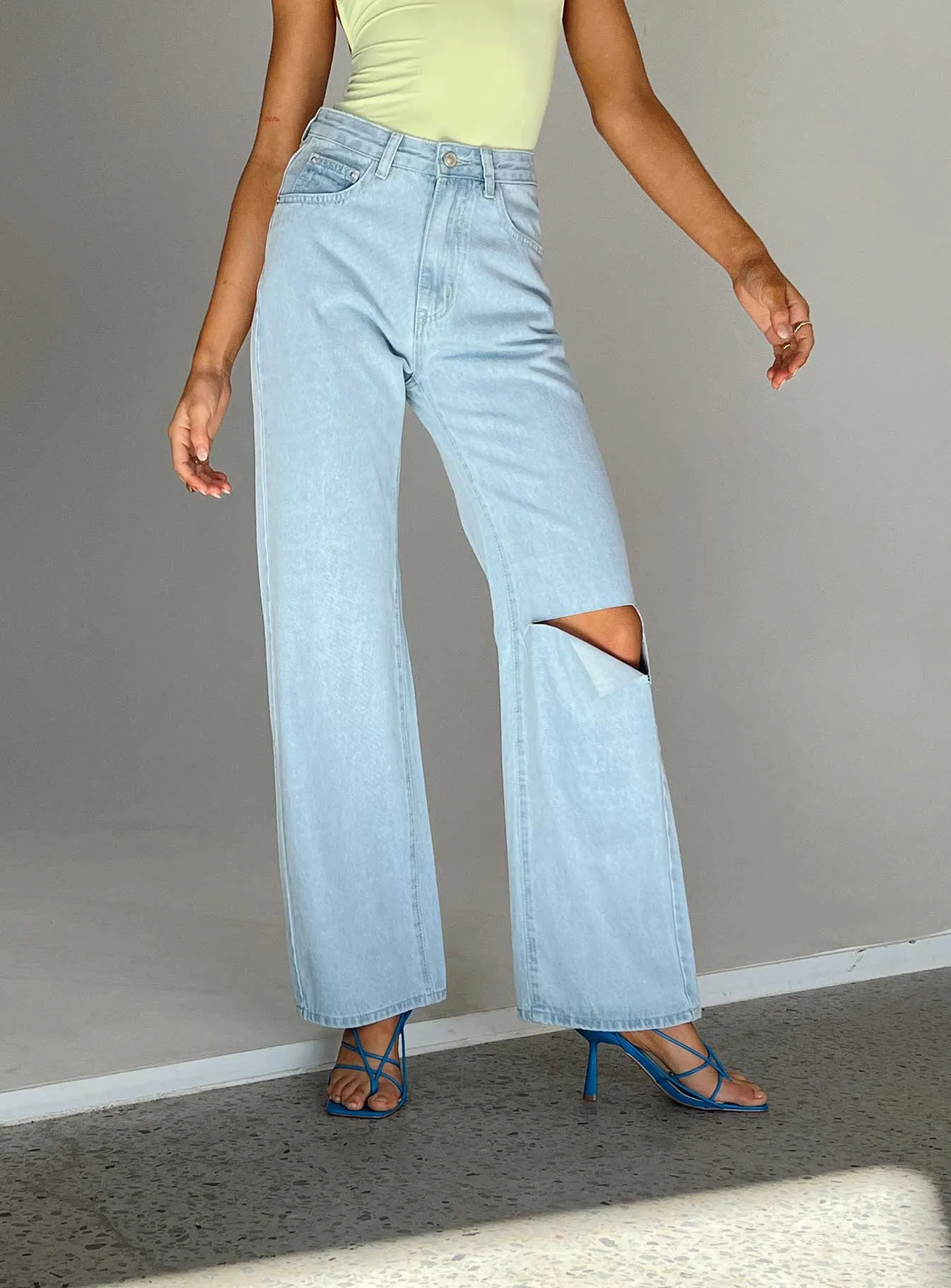 Casual Sweater Sevina Wide Leg Denim Jeans Light Wash