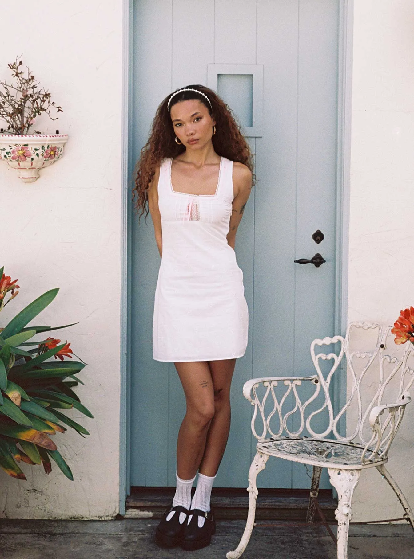 Elegant Waist Design Comfortable and Flattering Carta Mini Dress White