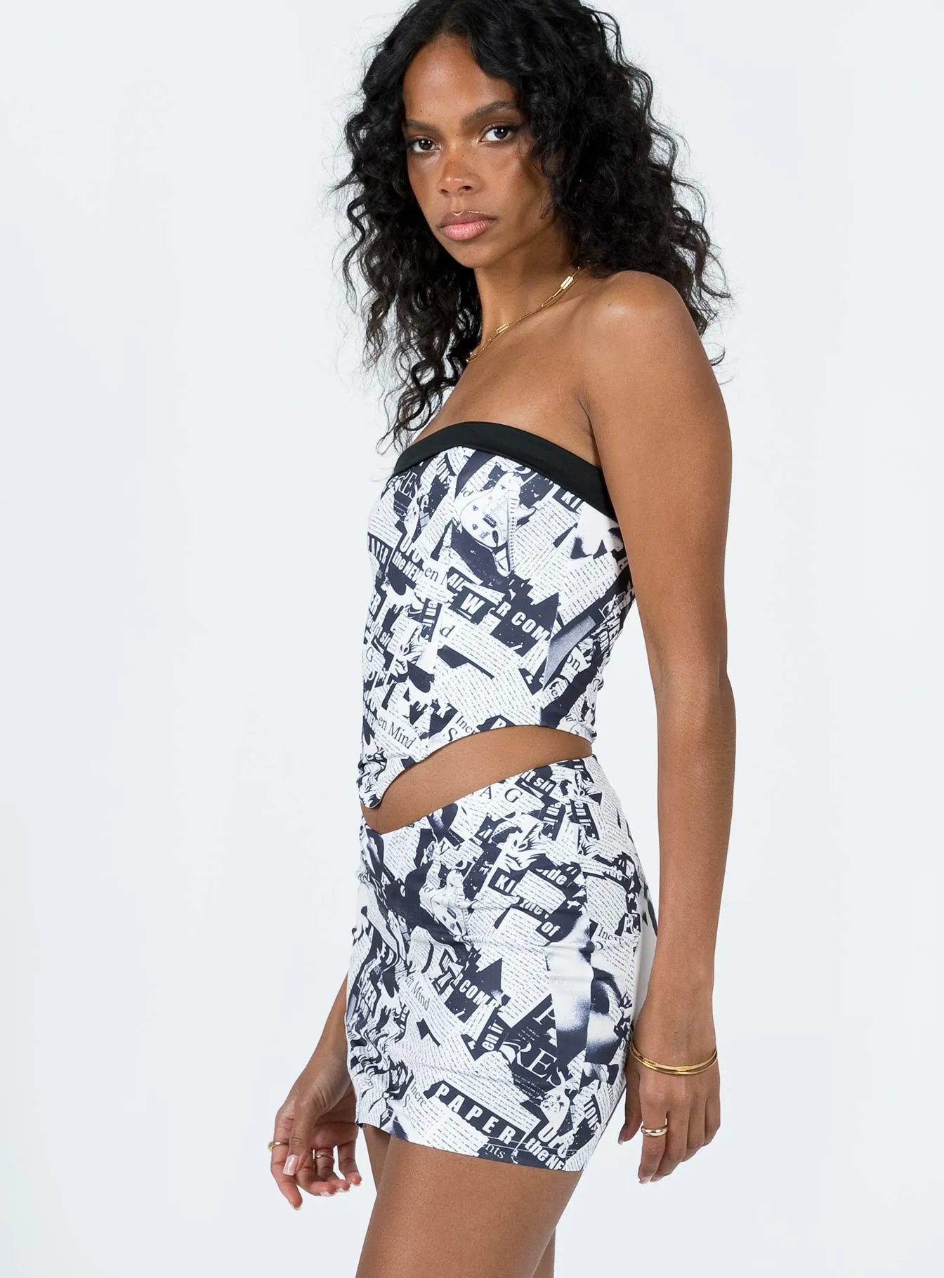 Reinforced Seams Sheer Overlay Cazale Mini Skirt Black / White