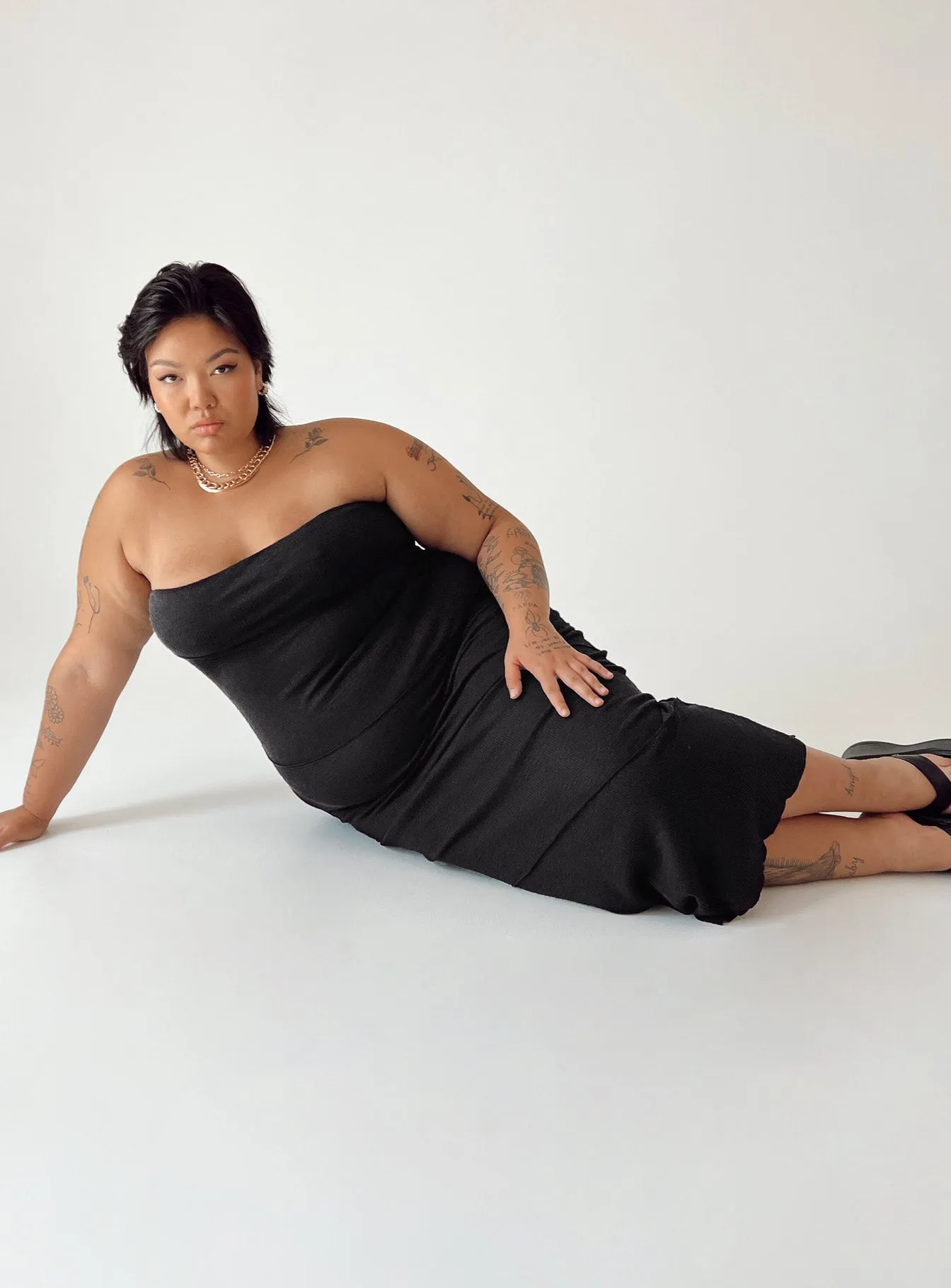 Oscar Midi Dress Black Curve Mid Fit Soft Neutral