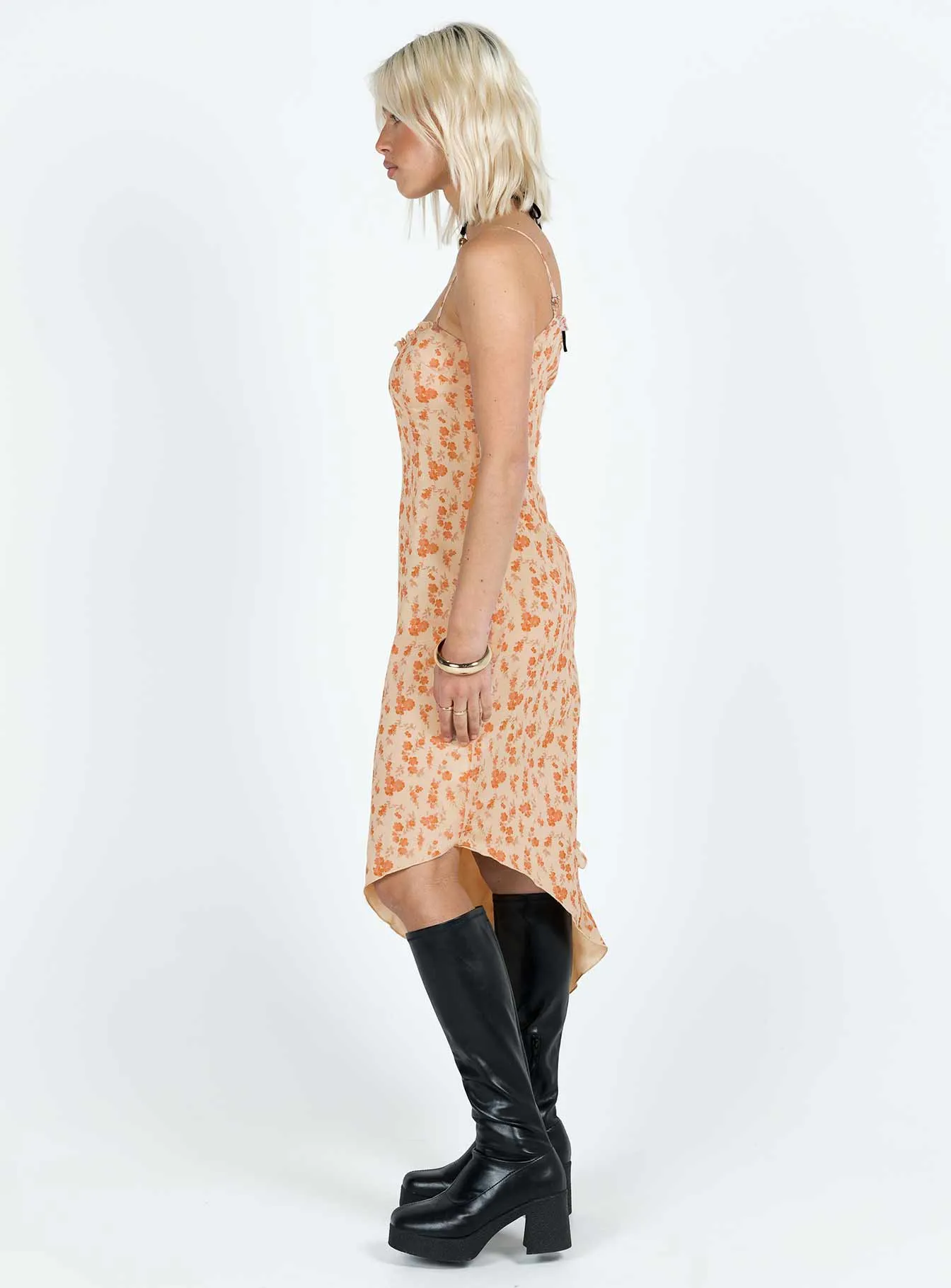 Beach Walk Versatile dress for layering Ryansa Dress Peach