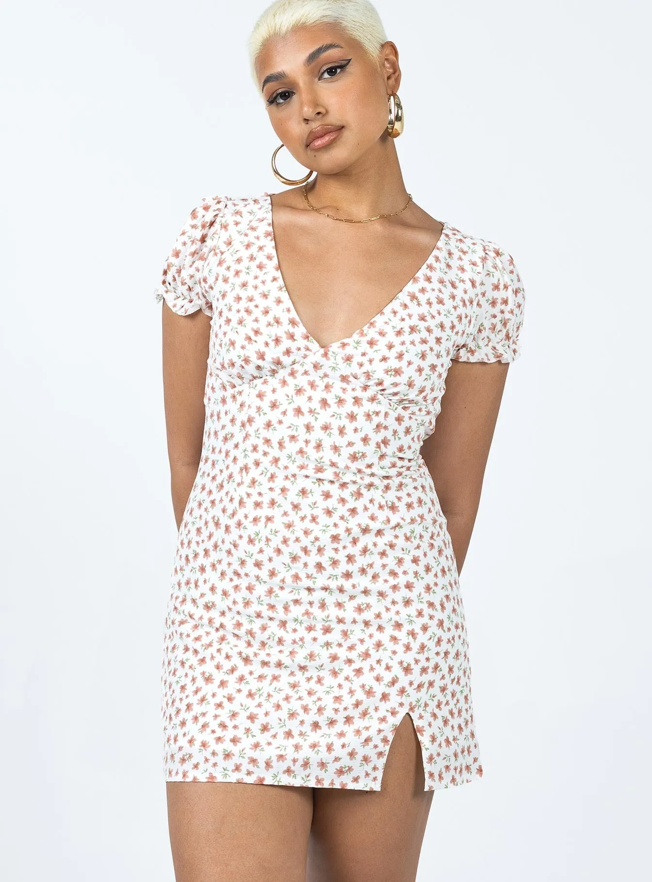 Kacey Mini Dress White Floral Side Pleats Sleek Presence