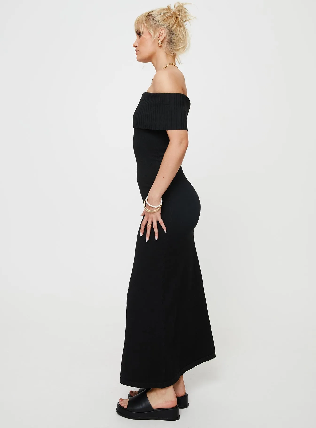 Classic Look Day Romance Lassey Off The Shoulder Knit Maxi Dress Black