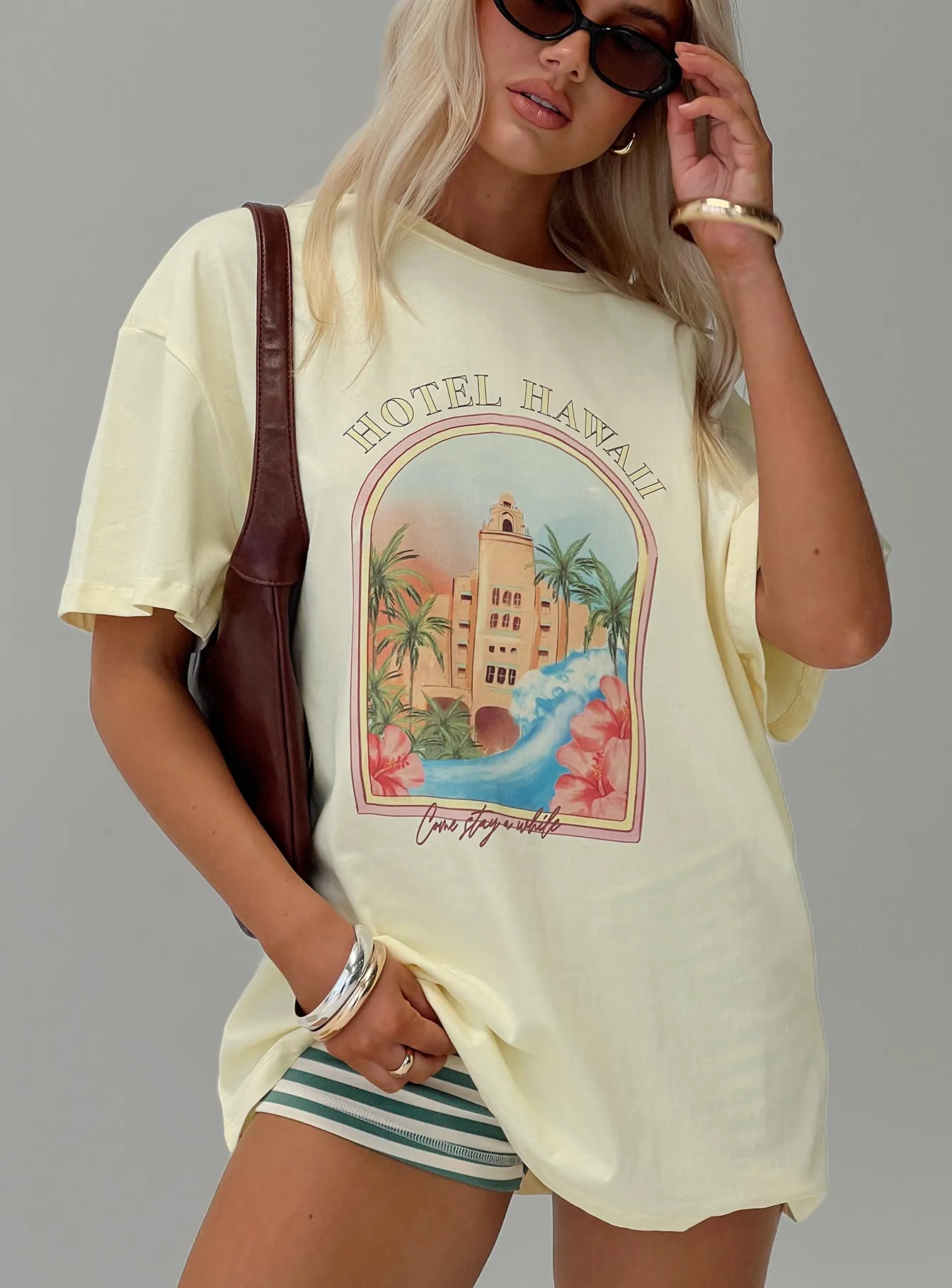Breathable Stretch Fit Hotel Hawaii Oversized Tee Yellow