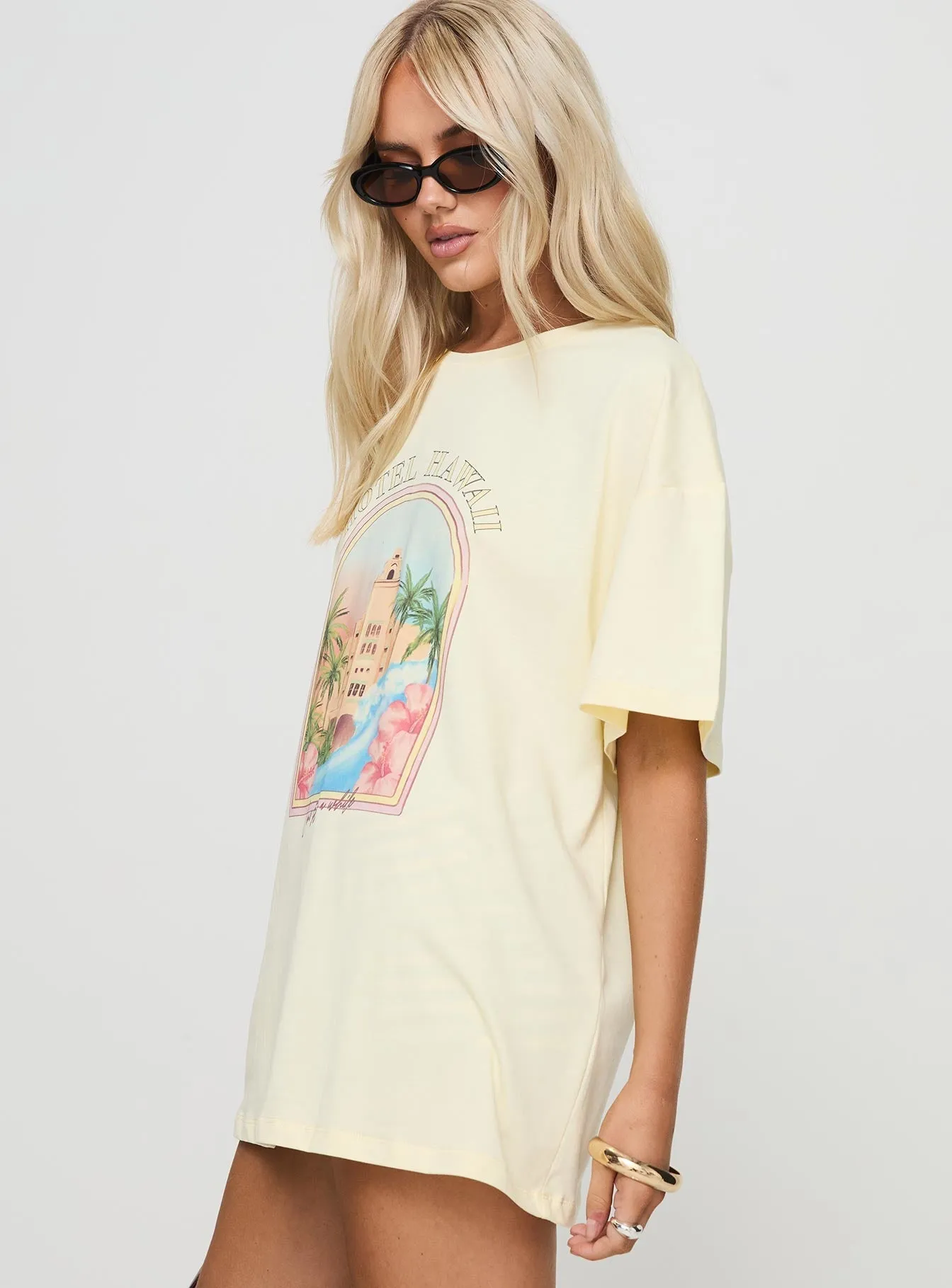 Hotel Hawaii Oversized Tee Yellow EasyCareFinish